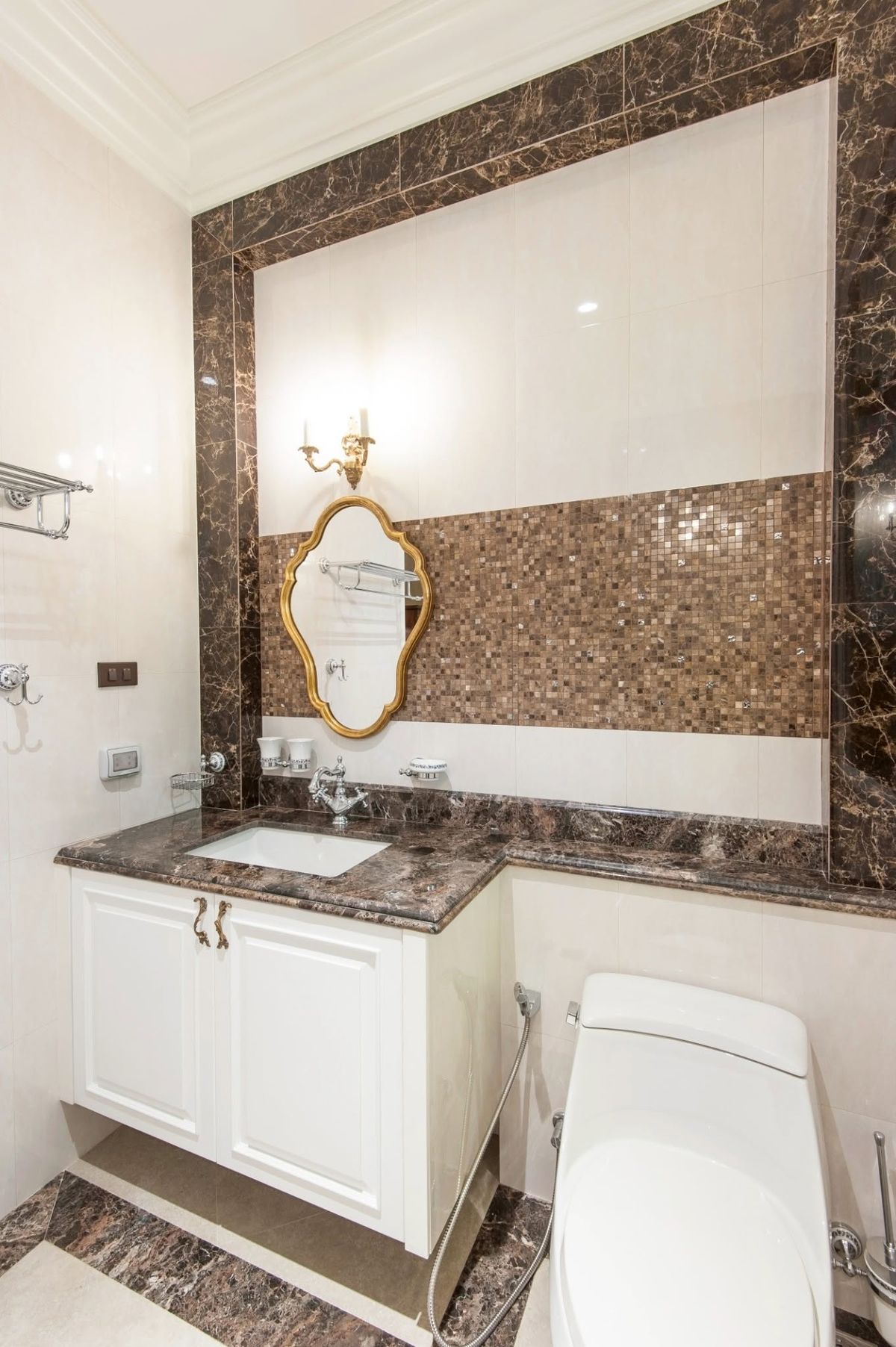 ขายบ้านพระราม 9 เพชรบุรีตัดใหม่ RCA : 🎁 อาณาจักรส่วนตัว 3 อาคารกลางเมือง! 🎁 ห่างสยามพารากอนแค่ 15 นาที!🌟