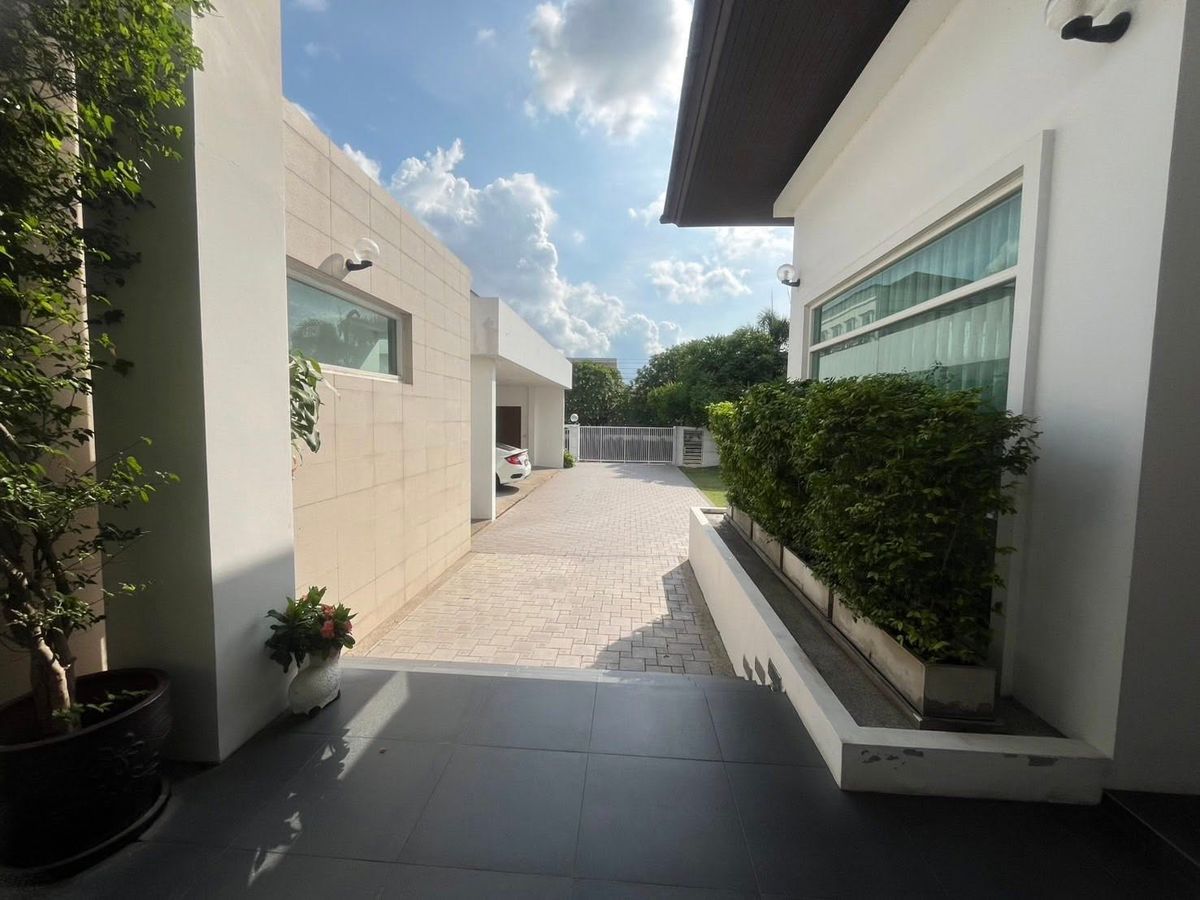 For SaleHouseSamut Prakan,Samrong : Single house with land, Village, Mill / 7 Bedrooms (Sale), Windmill Village / House Land 7 Bedrooms (For Sale) AIM003