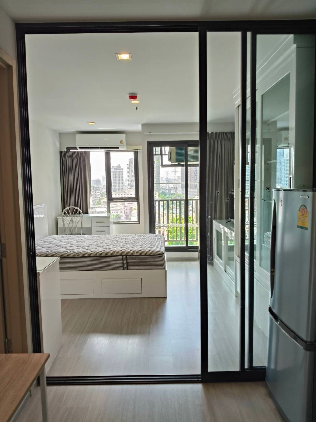 ให้เช่าคอนโดลาดพร้าว เซ็นทรัลลาดพร้าว : for rent life ladprao//Studio//28.55 sq.m
