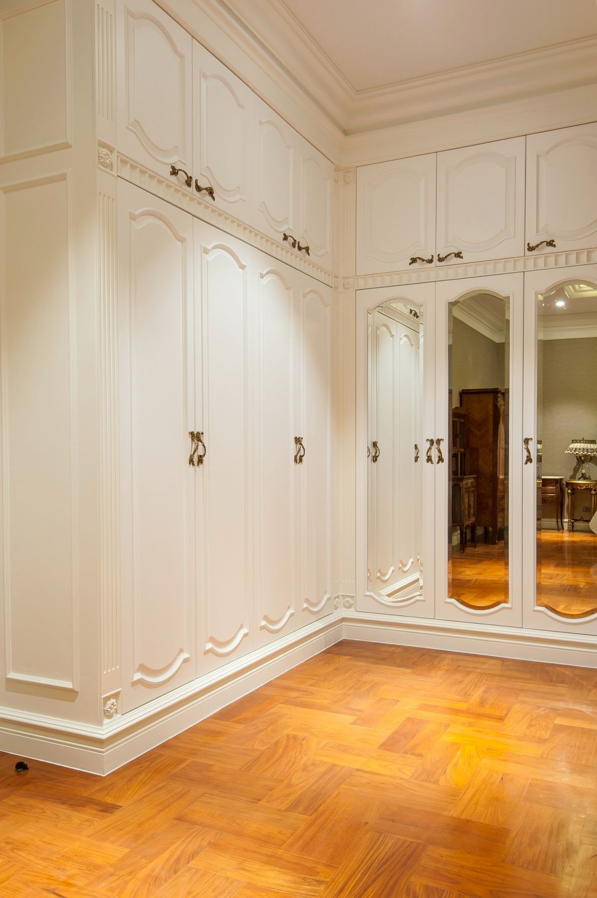 ขายบ้านพระราม 9 เพชรบุรีตัดใหม่ RCA : 🎁 อาณาจักรส่วนตัว 3 อาคารกลางเมือง! 🎁 ห่างสยามพารากอนแค่ 15 นาที!🌟