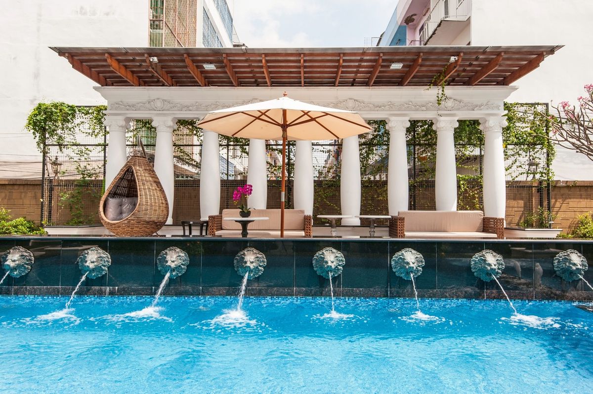 ขายบ้านพระราม 9 เพชรบุรีตัดใหม่ RCA : 🎁 อาณาจักรส่วนตัว 3 อาคารกลางเมือง! 🎁 ห่างสยามพารากอนแค่ 15 นาที!🌟