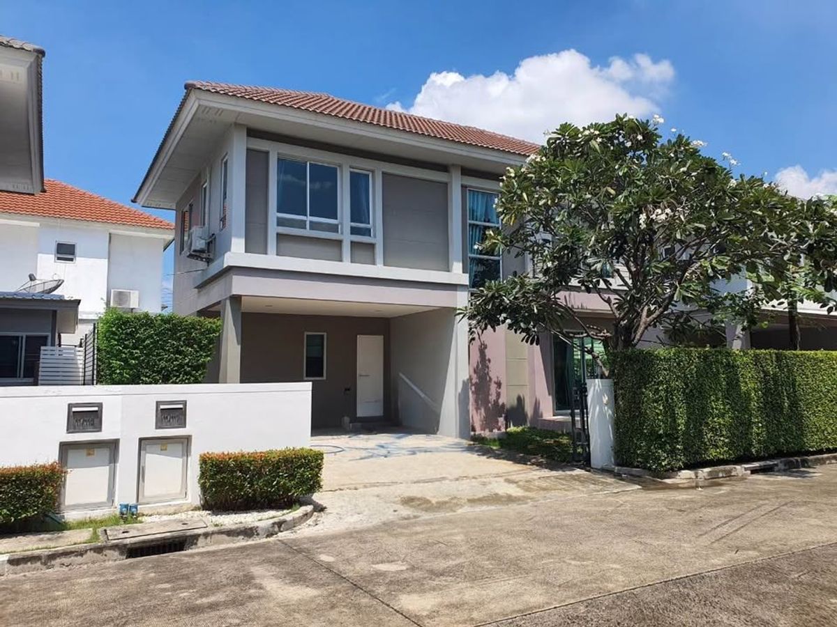 For RentHouseRama5, Ratchapruek, Bangkruai : Rent a 2 -story house with Life Bangkok -Bulervard Ratchaphruek -Rattanathibet 3 bedrooms, 4 bathrooms, near Den Ya Rama 5.