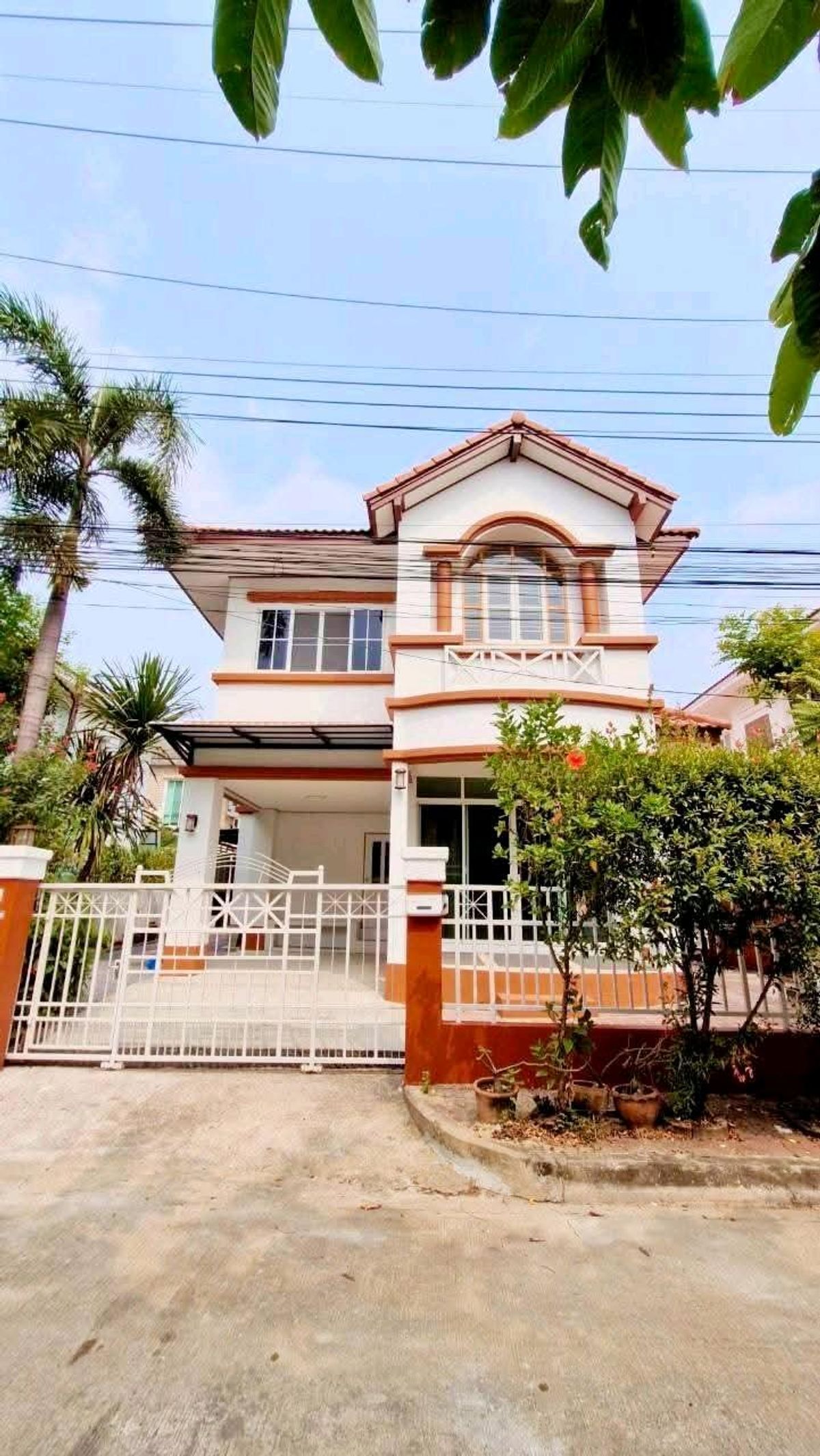 ให้เช่าบ้านปทุมธานี รังสิต ธรรมศาสตร์ : บ้านเดี่ยวให้เช่าพร้อมเฟอร์นิเจอร์ใกล้รถไฟฟ้า คูคตหมู่บ้านชัยพฤกษ์ ลำลูกกาคลองสอง ใกล้ตลาดนานาเจริญ ถนนเสมาฟ้าคราม