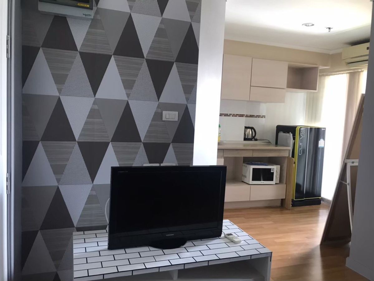 ขายคอนโดคลองเตย กล้วยน้ำไท : ขายราคาดี lpn condo rama 4 kluaynamthai ทิศตะวันออก เฟอร์นิเจอร์ตกแต่งครบ ติดแอร์ 2 ตัว เครื่องใช้ไฟฟ้าครบ ตอบไว