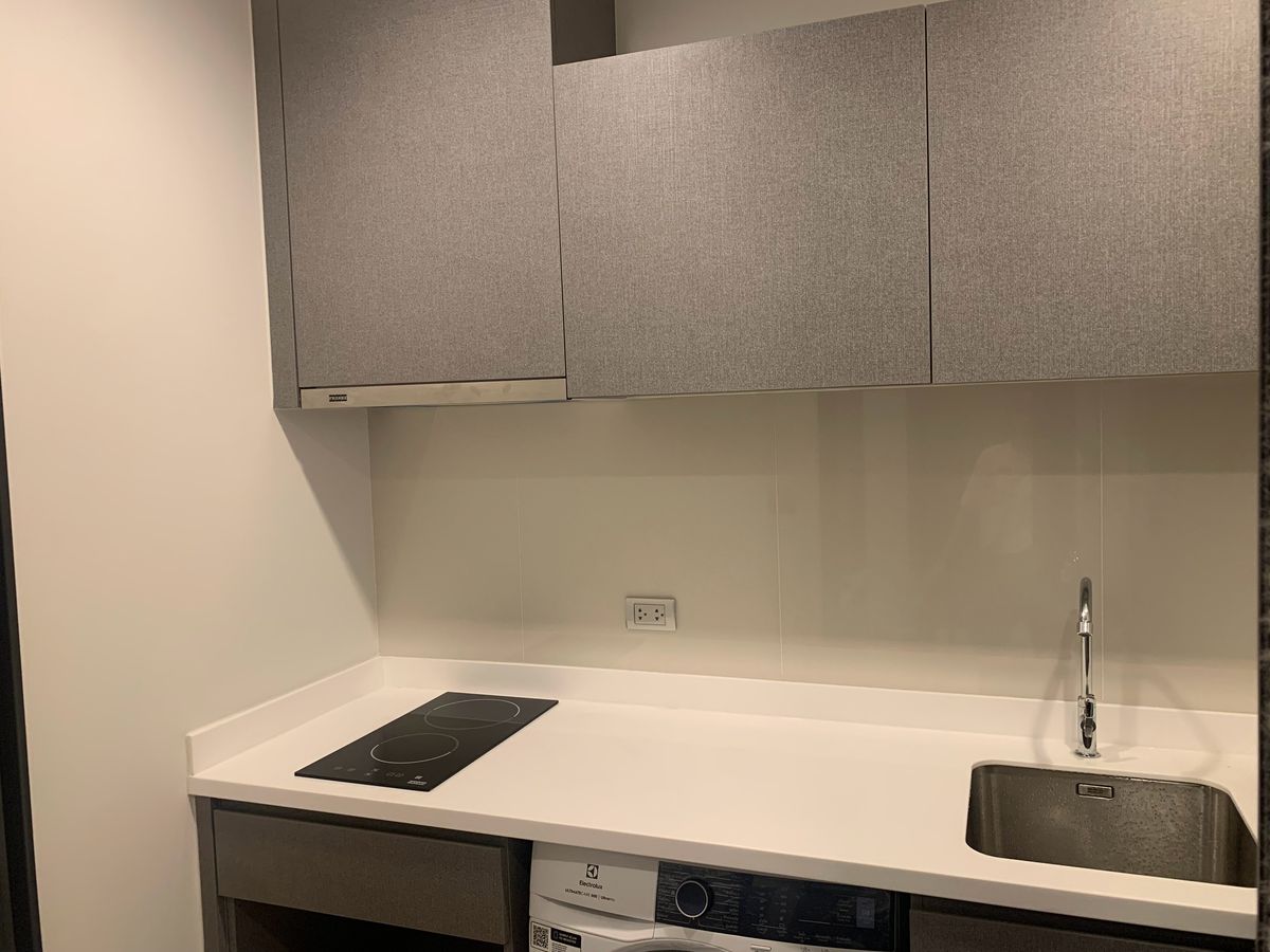 For RentCondoRama9, Petchburi, RCA : For rent Life Asoke Hype Price 24,000 baht [LAH0024]