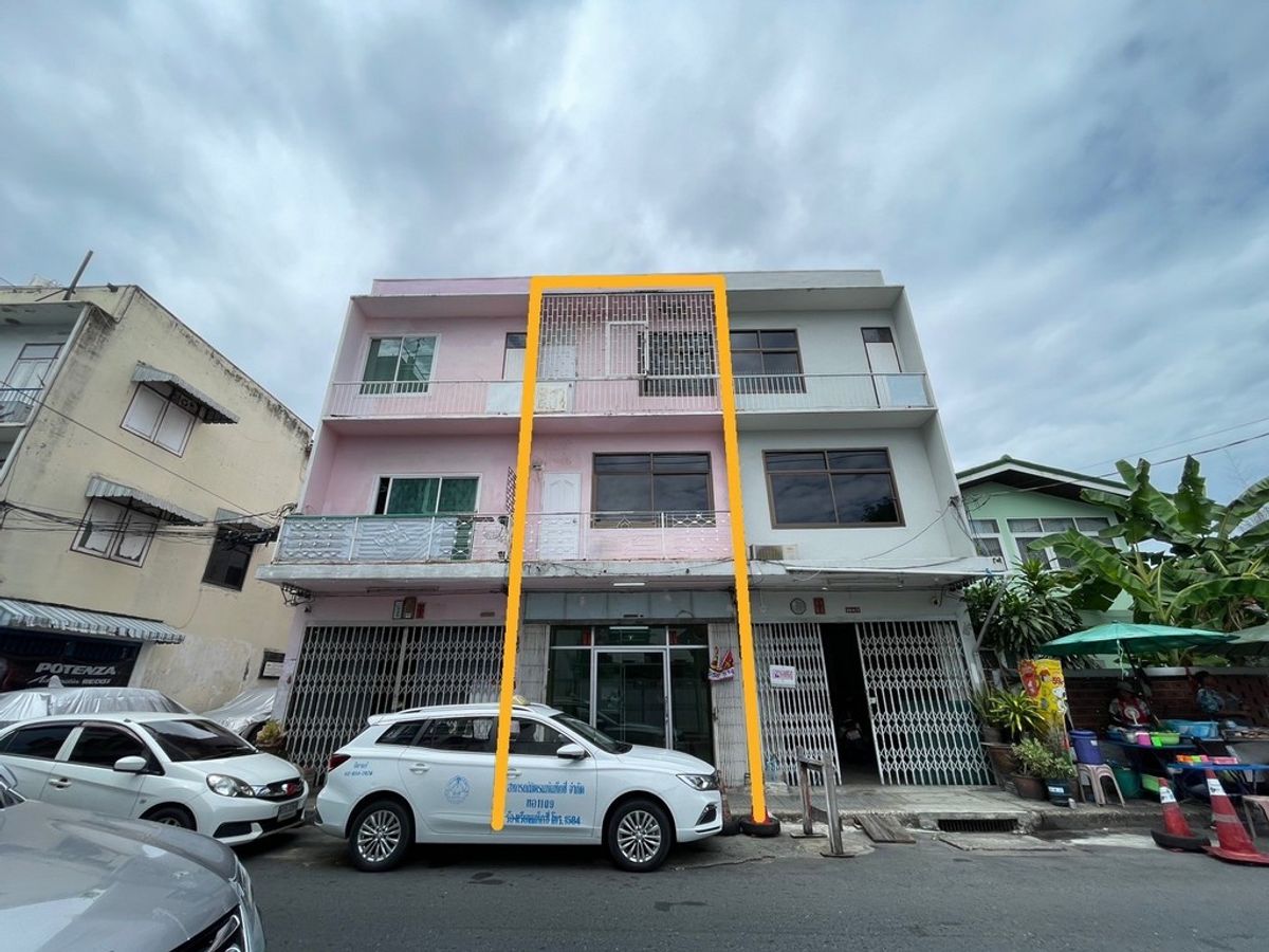 ขายอาคารพาณิชย์ราชเทวี พญาไท : ขายตึกแถว 3 ชั้น ซอยพญานาค ถนนบรรทัดทอง ทำเลดีติดถนน เหมาะทำกิจการหน้าร้าน แขวงถนนเพชรบุรี เขตราชเทวี ออก พระราม 6 สะดวก 