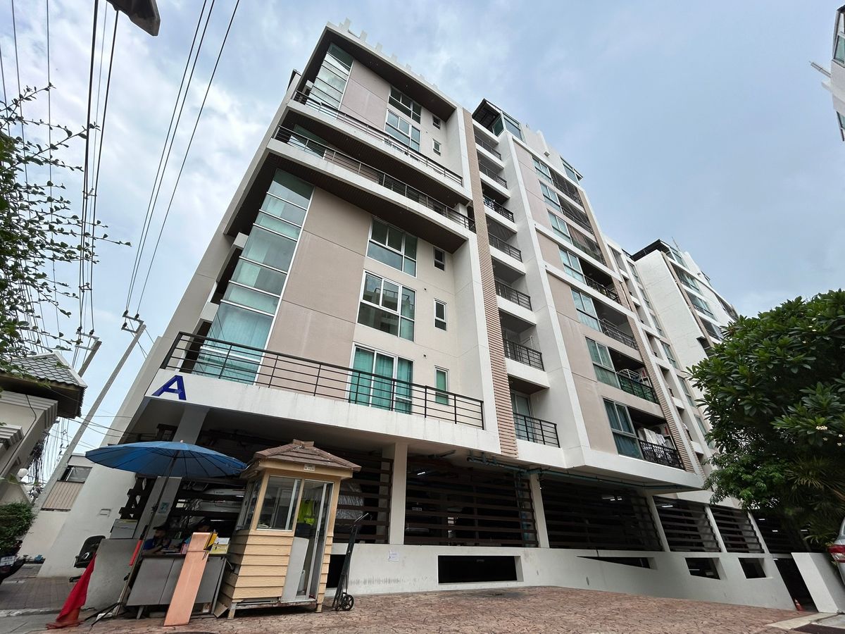 ขายคอนโดสาทร นราธิวาส : BD 9185 : รีสอร์ทต้า เย็นอากาศ