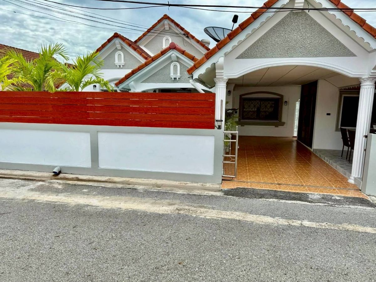 ขายบ้านพัทยา บางแสน ชลบุรี สัตหีบ : Ta Tawan village ขายพูลวิลล่า