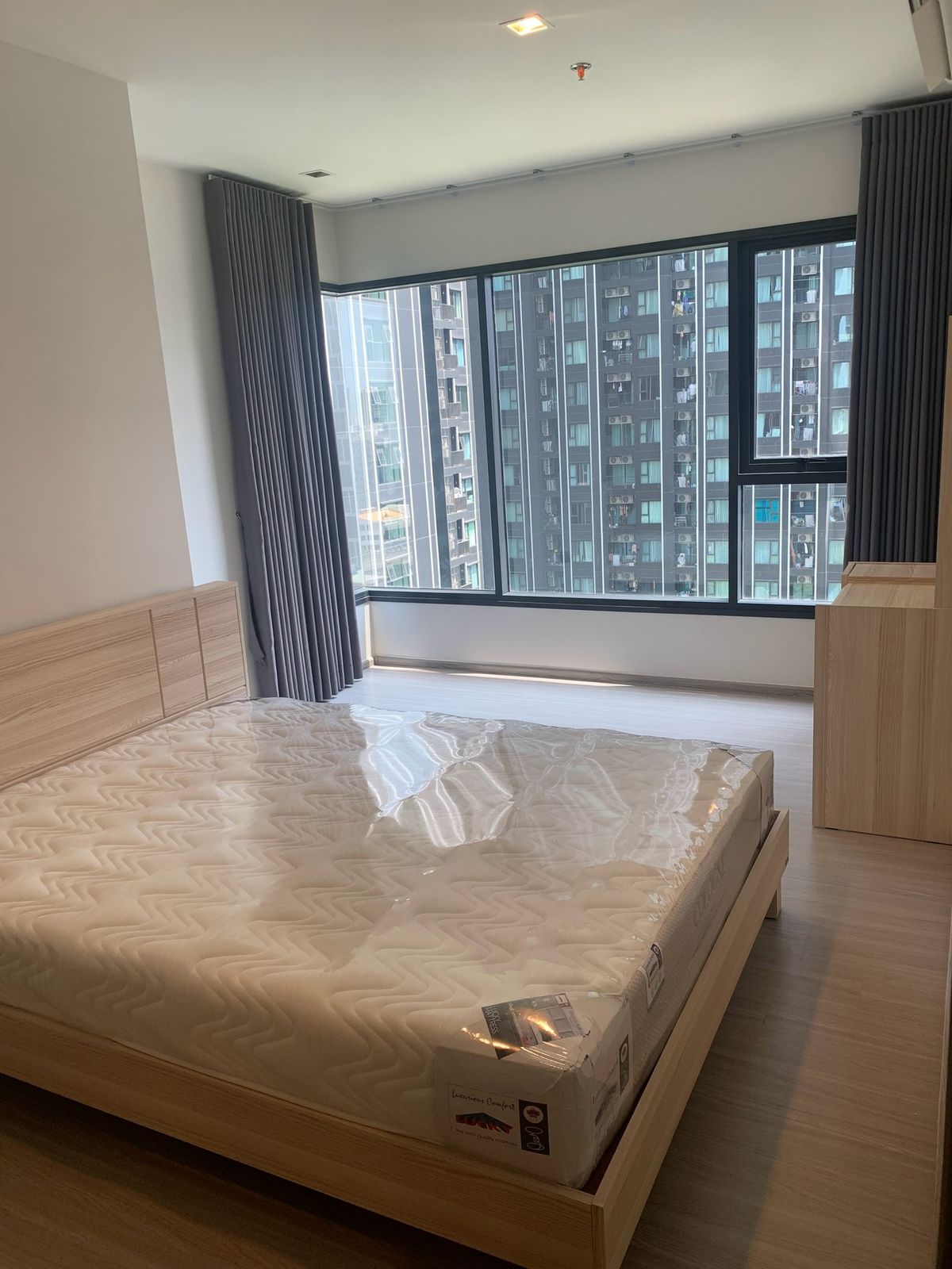 For RentCondoRama9, Petchburi, RCA : For rent Life Asoke Hype Price 24,000 baht [LAH0024]
