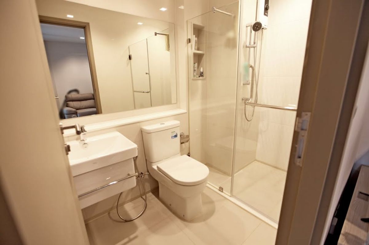 For RentCondoRama9, Petchburi, RCA : For rent Life Asoke Rama 9 Price 21,000 baht [LAR0021]