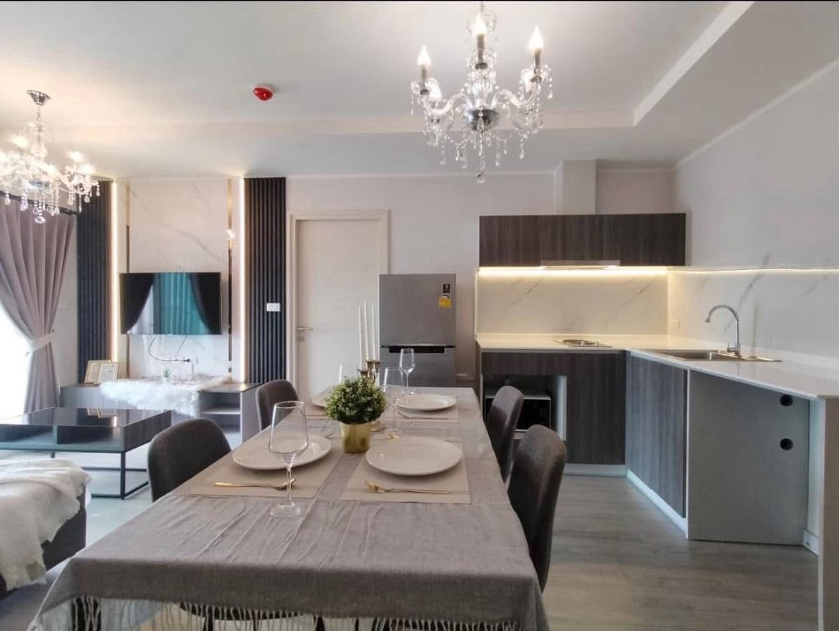ให้เช่าคอนโดเชียงใหม่ : ด่วนเพิ่งว่างให้เช่า ‼️‼️  D condo rin  เชียงใหม่ แบรนด์แสนสิริ  2 นอน 2 น้ำ 1 ครัว เจ้าของบำรุงรีโนเวทสวยใหม่เสมอ พร้อมอยู่ พื้นที่เยอะมาก เพดานสูง ทำเลดีสุดๆ วิวสระว่ายน้ำ เครื่องใช้ไฟฟ้าครบ พื้นที่ใช้สอย 53.3 ตร.ม พร้อมหิ้วกระเป๋าเข้าอยู่ได้เลยค่ะ
