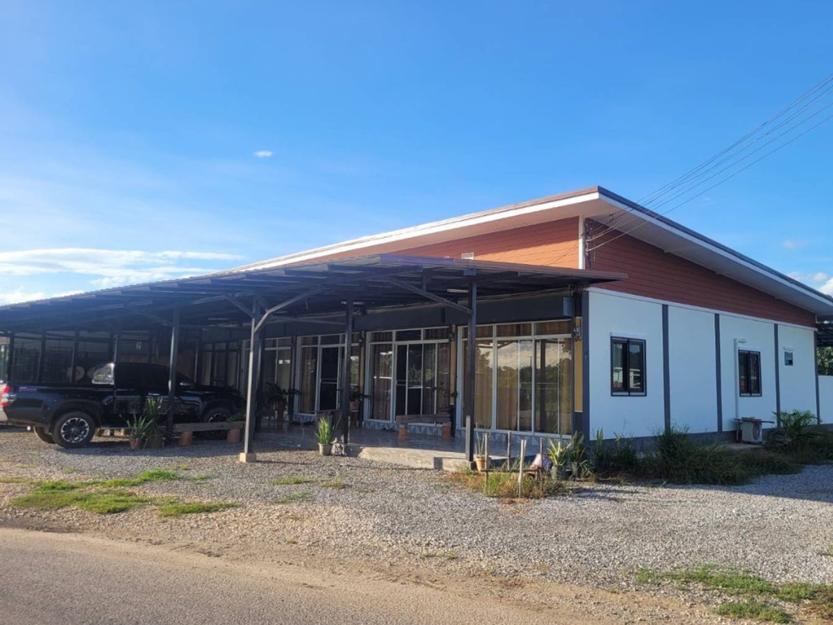For SaleTownhomePhitsanulok : Townhouse for Sale with 5 Units Ideal for Rental or Resale, Near Naresuan University