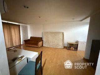 For SaleCondoSathorn, Narathiwat : 2-BR Condo at Resorta Yen-Akat near MRT Khlong Toei