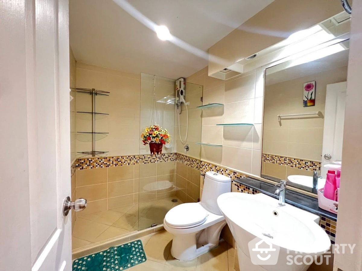 ขายคอนโดอ่อนนุช อุดมสุข : คอนโด 2-ห้องนอน ที่ วอเตอร์ฟอร์ด สุขุมวิท 50 คอนโดมิเนียม ใกล้ BTS อ่อนนุช