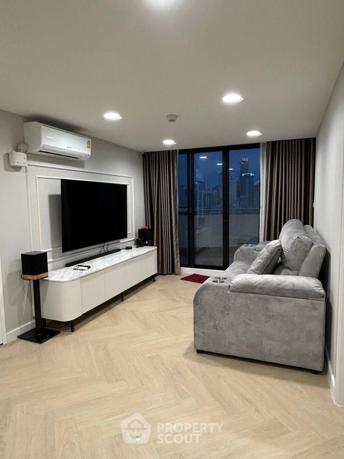 For SaleCondoSukhumvit, Asoke, Thonglor : 3-BR Condo at Supalai Place Sukhumvit 39 near BTS Phrom Phong