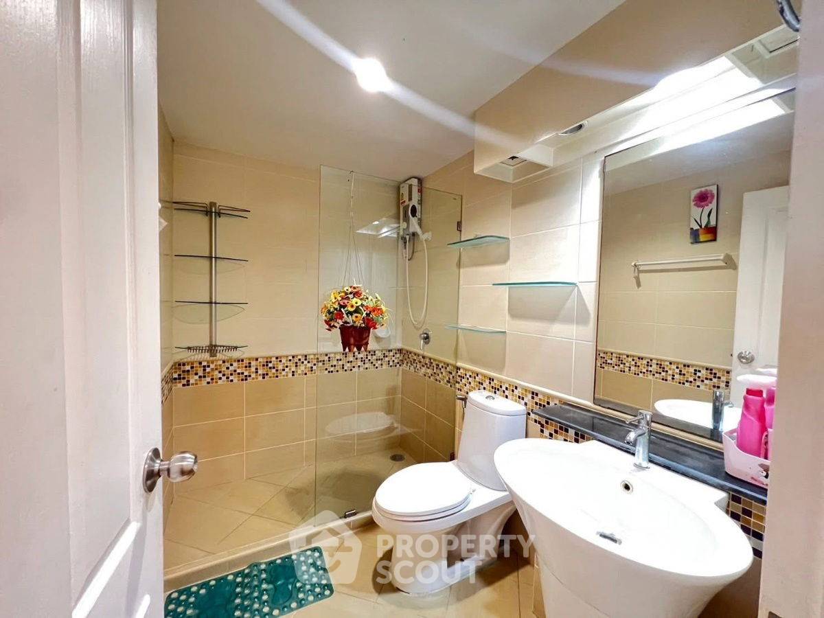 For SaleCondoOnnut, Udomsuk : 2-BR Condo at Waterford Sukhumvit 50 Condominium near BTS On Nut