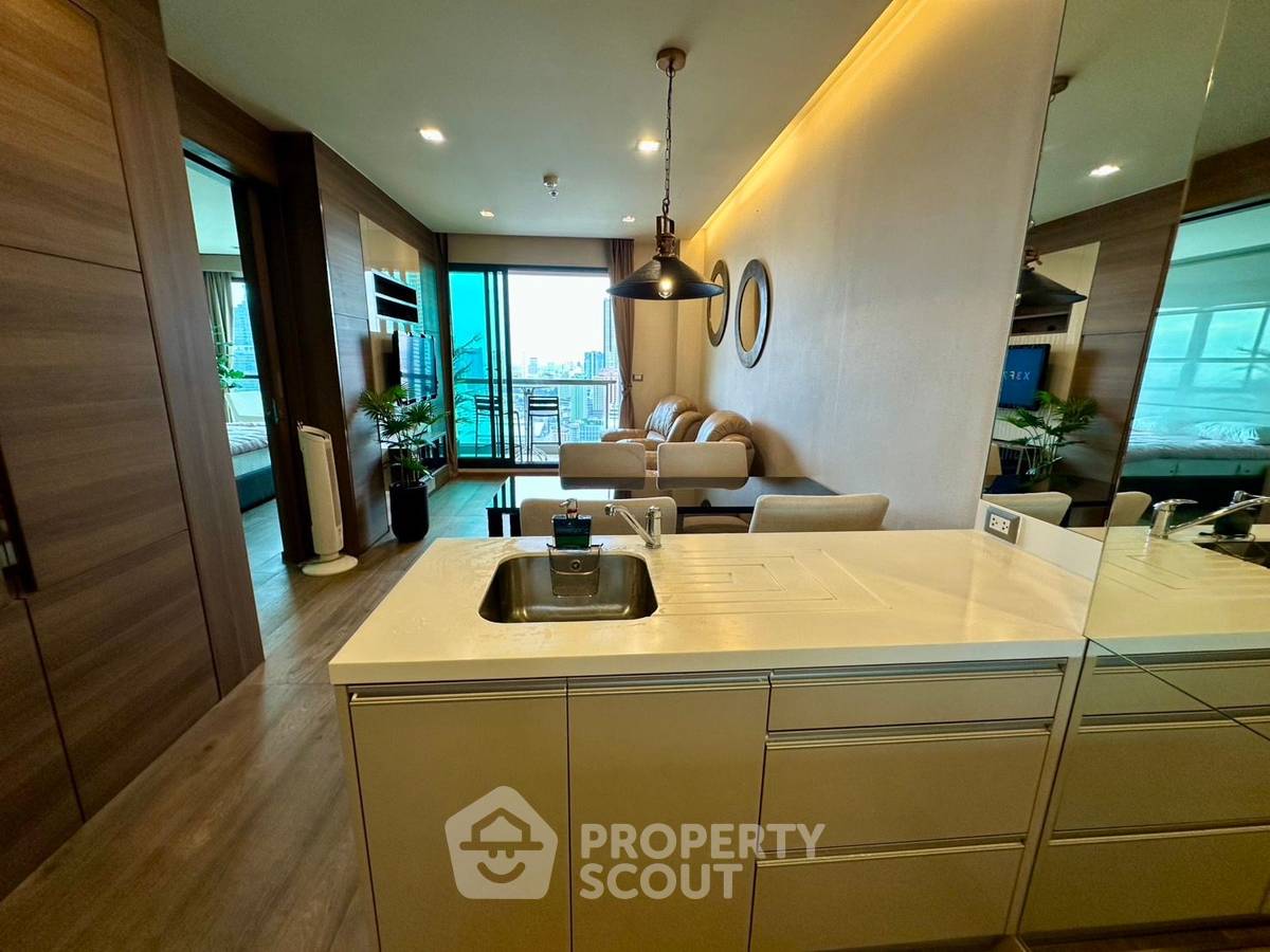 For SaleCondoSathorn, Narathiwat : 1-BR Condo at The Address Sathorn near BTS Saint Louis