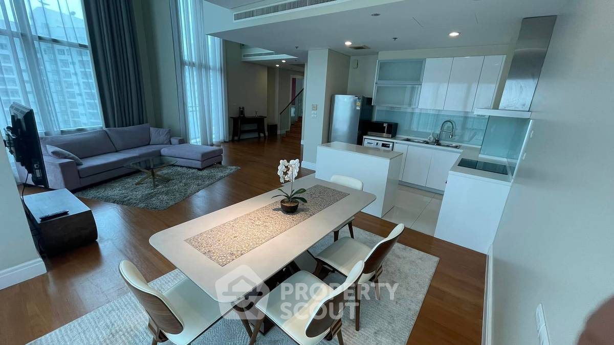 For SaleCondoSukhumvit, Asoke, Thonglor : 3-BR Condo at Bright Sukhumvit 24 Condominium near BTS Phrom Phong