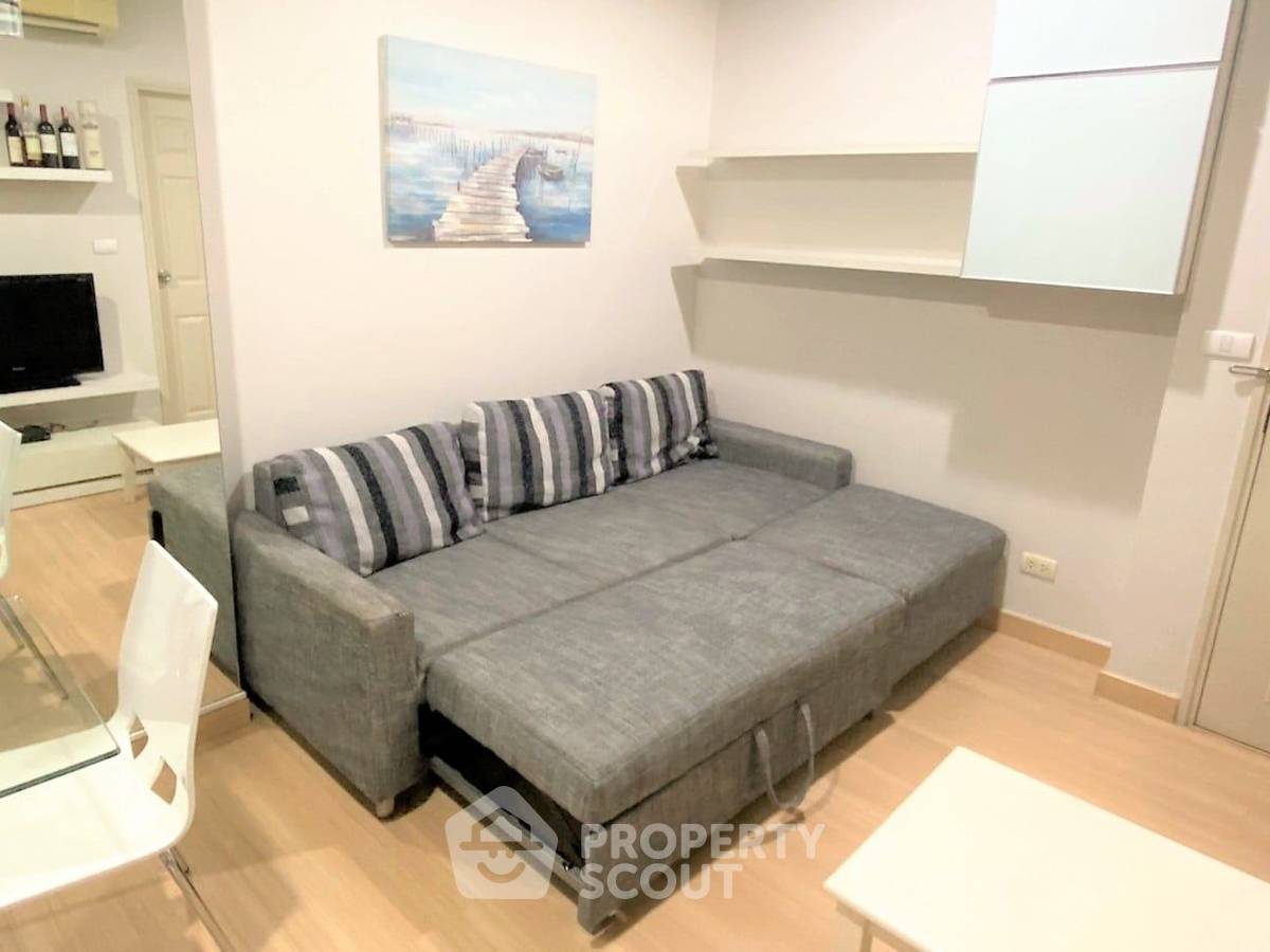 For SaleCondoSathorn, Narathiwat : 1-BR Condo at Life @ Sathorn 10 near BTS Saint Louis