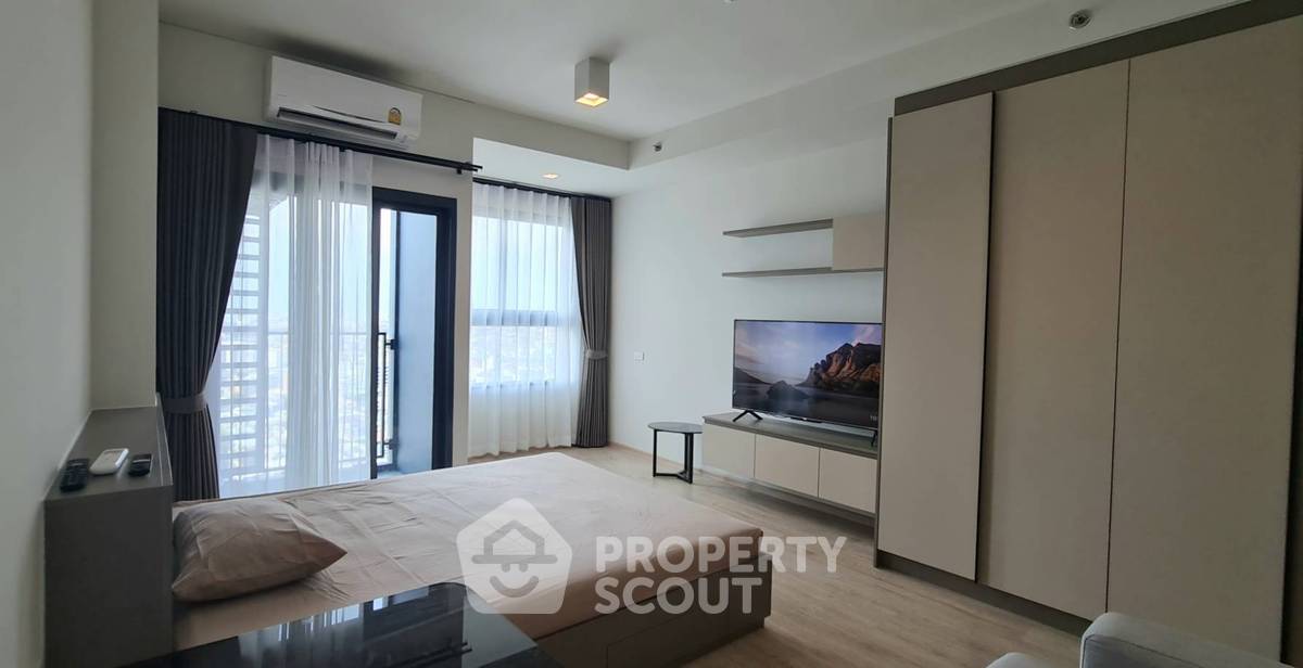 For SaleCondoWongwianyai, Charoennakor : 1-BR Condo at Ideo Sathorn-Wongwian Yai near BTS Wongwian Yai