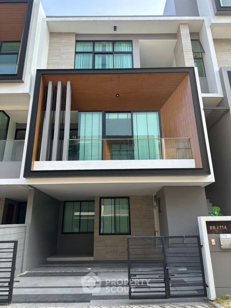 ขายทาวน์โฮมพัฒนาการ ศรีนครินทร์ : ทาวน์เฮาท์ 3-ห้องนอน ที่ เนอวานา ดีฟายน์ ศรีนครินทร์-พระราม 9 ใน สะพานสูง