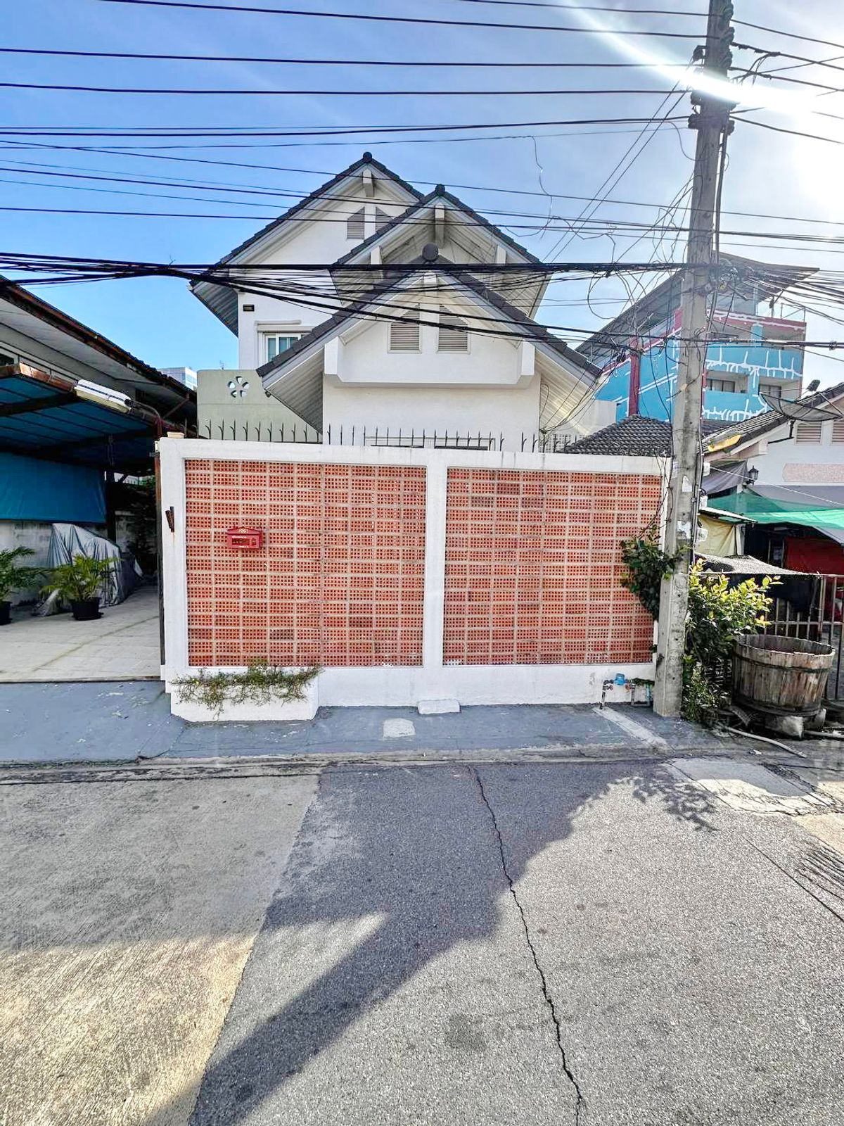 ให้เช่าบ้านลาดพร้าว เซ็นทรัลลาดพร้าว : H0596😊 For RENT ให้เช่า บ้านเดี่ยว 2 ชั้น,🚪3 ห้องนอน🚄ใกล้ MRT รัชดาภิเษก🏢ลาดพร้าว🔔พื้นที่บ้าน:49ตร.วา🔔พื้นที่ใช้สอย:380ตร.ม.💲เช่า:25,000฿📞O99-5919653,O65-9423251✅LineID:@sureresidence