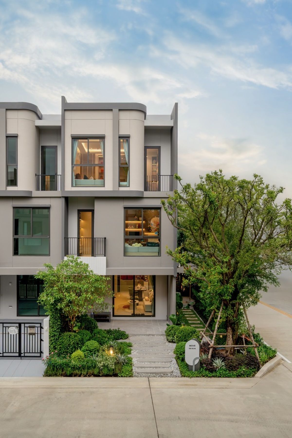 For SaleTownhomeRattanathibet, Sanambinna : Matter Ngamwongwan | Beautifully Selected Plot 4 Bedrooms | 4 Bathrooms | 2 Parking Spaces Guaranteed Best Price 💯📱 092-808-8899