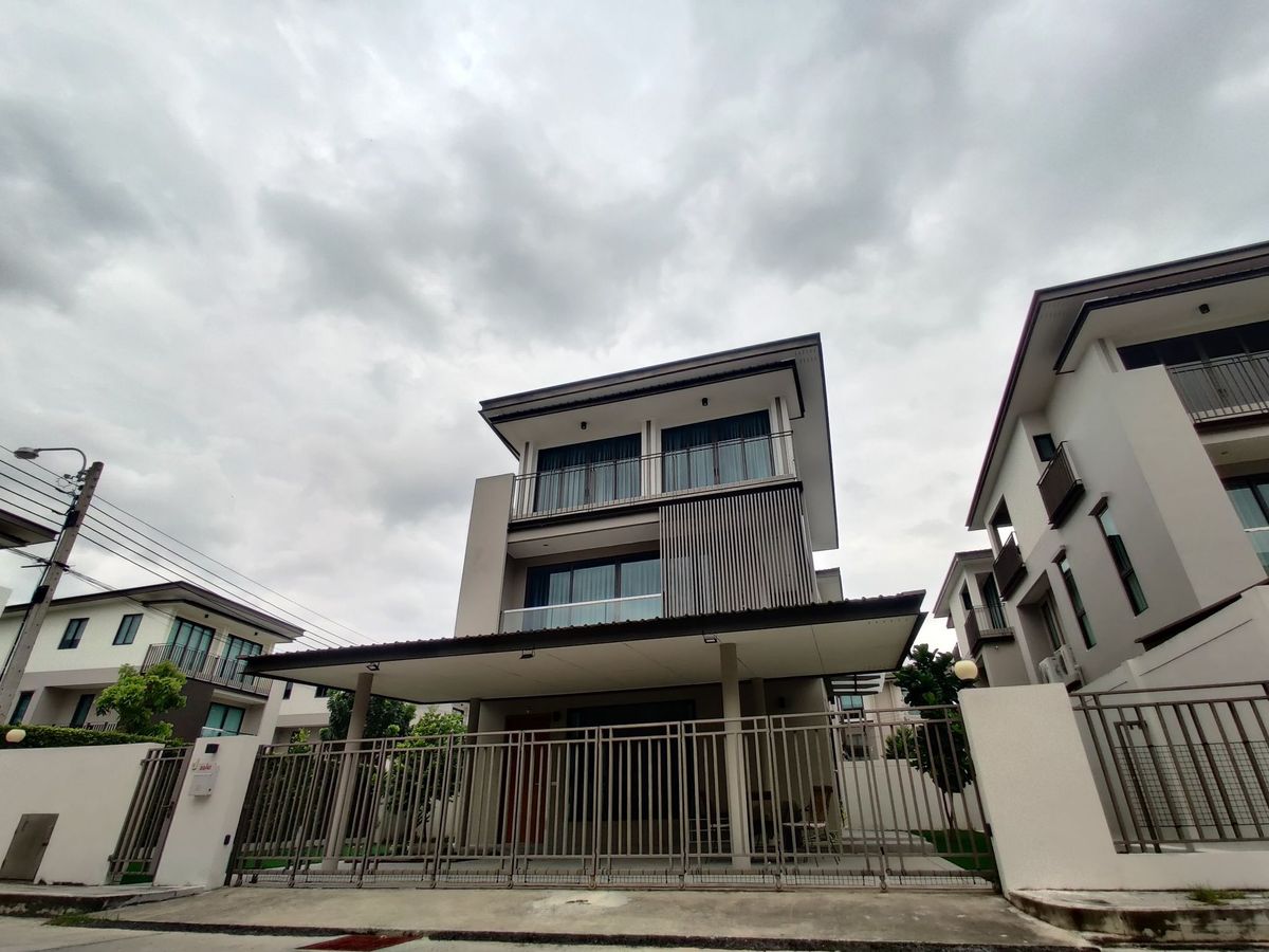 ให้เช่าบ้านลาดกระบัง สุวรรณภูมิ : ให้เช่าบ้านเดี่ยว 3 ชั้น หลังมุม พร้อมสนามหญ้า พื้นที่รอบบ้านกว้างมาก โครงการ AQ Arbor เฉลิมพระเกียรติ ร.9 ซอย 48 บ้านสภาพใหม่มาก เงียบสงบเป็นส่วนตัว รับชาวต่างชาติ เลี้ยงสัตว์ได้ ใกล้ทางด่วน ใกล้ห้างสรรพสินค้า ใกล้โรงพยาบาล ใกล้สถานศึกษา