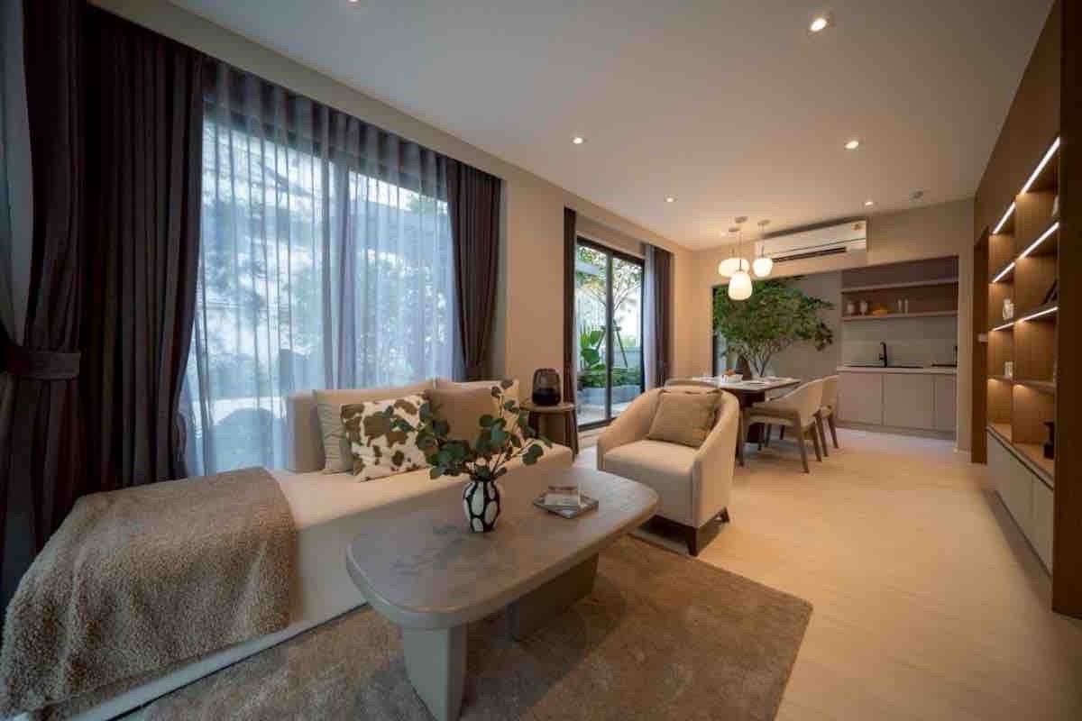 For SaleTownhomeRattanathibet, Sanambinna : 𝑴𝒂𝒕𝒕𝒆𝒓 Ngamwongwan — close to the BTS. 3 bedrooms, 3 bathrooms, 2 parking spaces, plus an 𝐄𝐱𝐜𝐥𝐮𝐬𝐢𝐯𝐞 promotion locked in for every deal. Call now 📱 092-808-8899