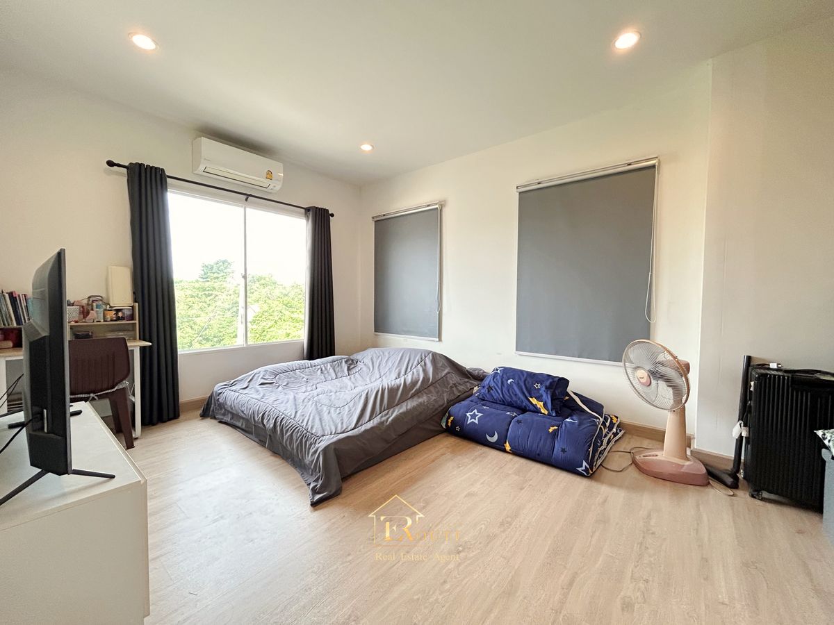 For SaleHousePathum Thani,Rangsit, Thammasat : Twin house for sale, The Platon Chaeng Wattana-Ratchaphruek, 44.9 sq.w., behind the road near 345 Bang Khu Temple, Pathum Thani Temple