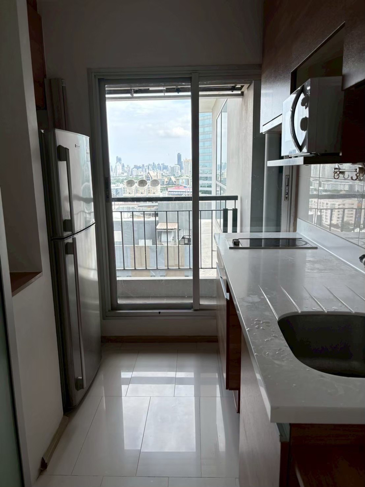 ให้เช่าคอนโดรัชดา ห้วยขวาง : ให้เช่า ด่วน ริธึ่ม รัชดา ห้วยขวาง 1ห้องนอน Rhythm ratchada huaikhwang