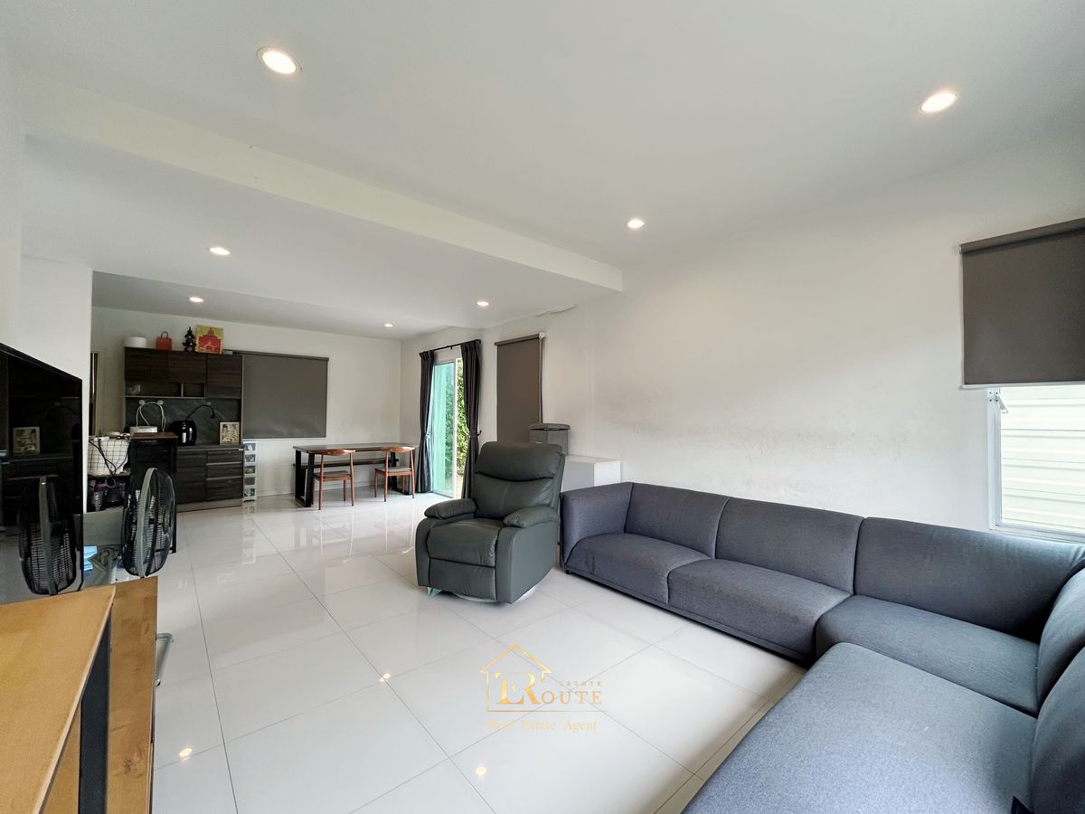 For SaleHousePathum Thani,Rangsit, Thammasat : Twin house for sale, The Platon Chaeng Wattana-Ratchaphruek, 44.9 sq.w., behind the road near 345 Bang Khu Temple, Pathum Thani Temple