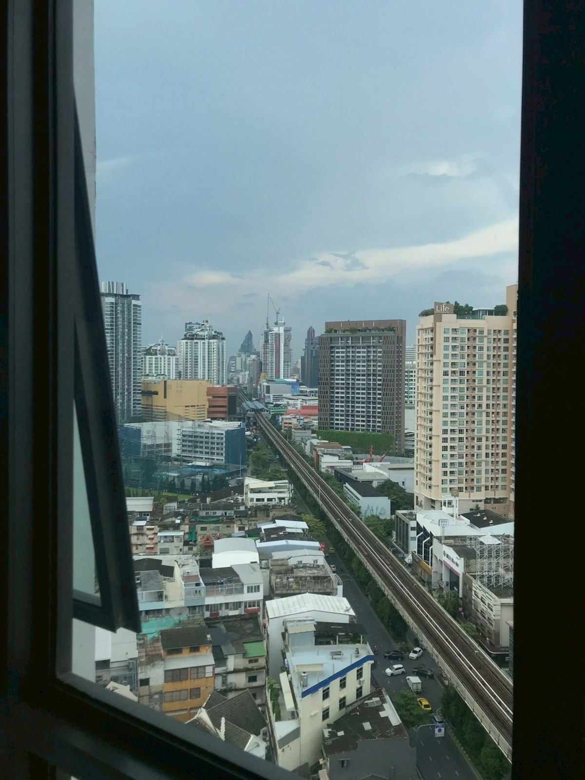 For SaleCondoOnnut, Udomsuk : Urgent sale with tenants !!! Rhythm 44/1/1b1B/35 SQM./5.5 MB
