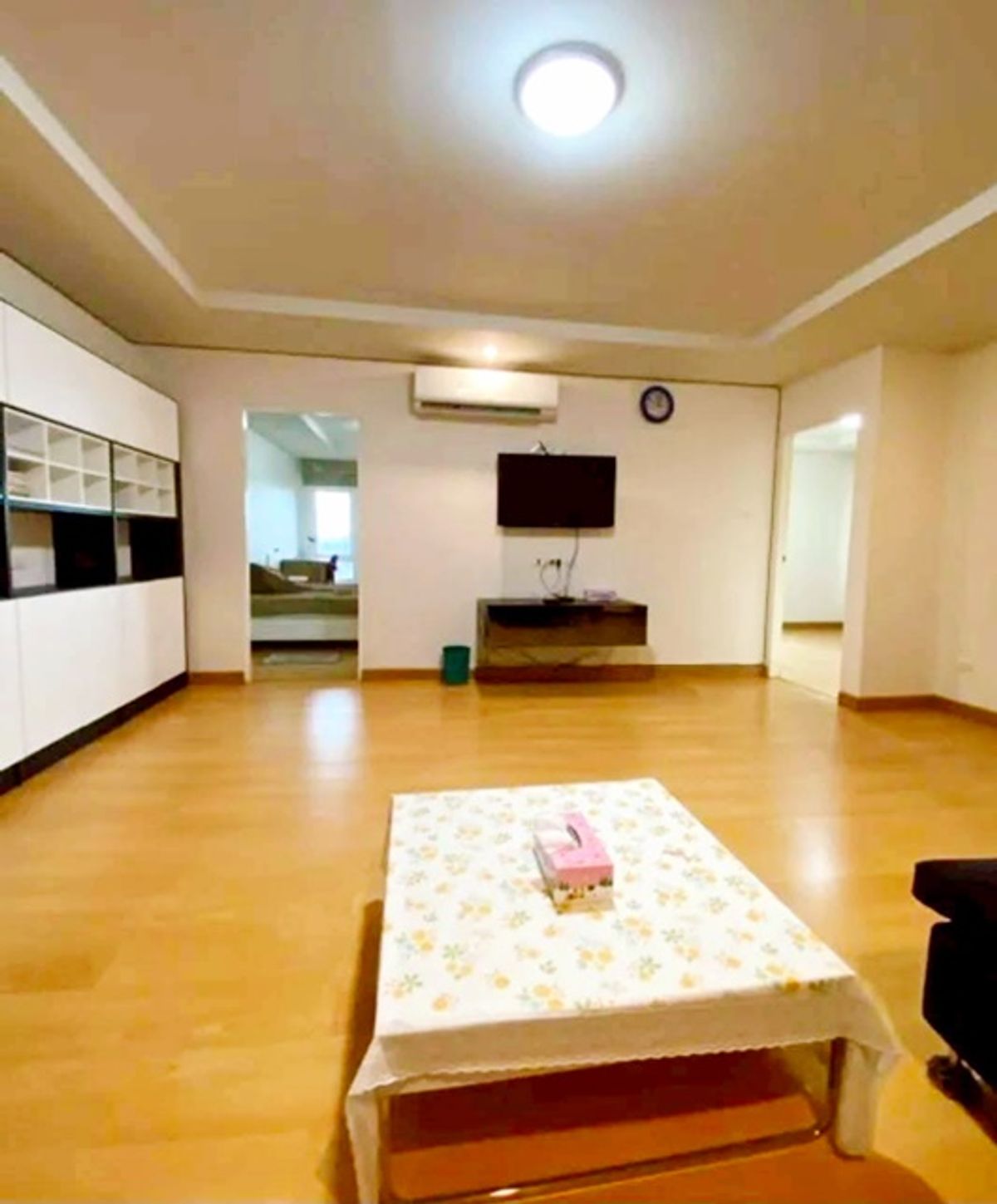 For RentCondoRatchadapisek, Huaikwang, Suttisan : MRT Huai Khwang 1.3 km. Very large condo for rent Happy Ratchada18 2bed Condo for rent 2bath 81sqm