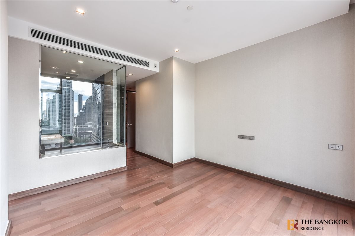 For SaleCondoNana, North Nana,Sukhumvit13, Soi Nana :   🔥 Luxury Unit Available Now! 🔥 Q1 Sukhumvit, Ultra Luxury near BTS nana 