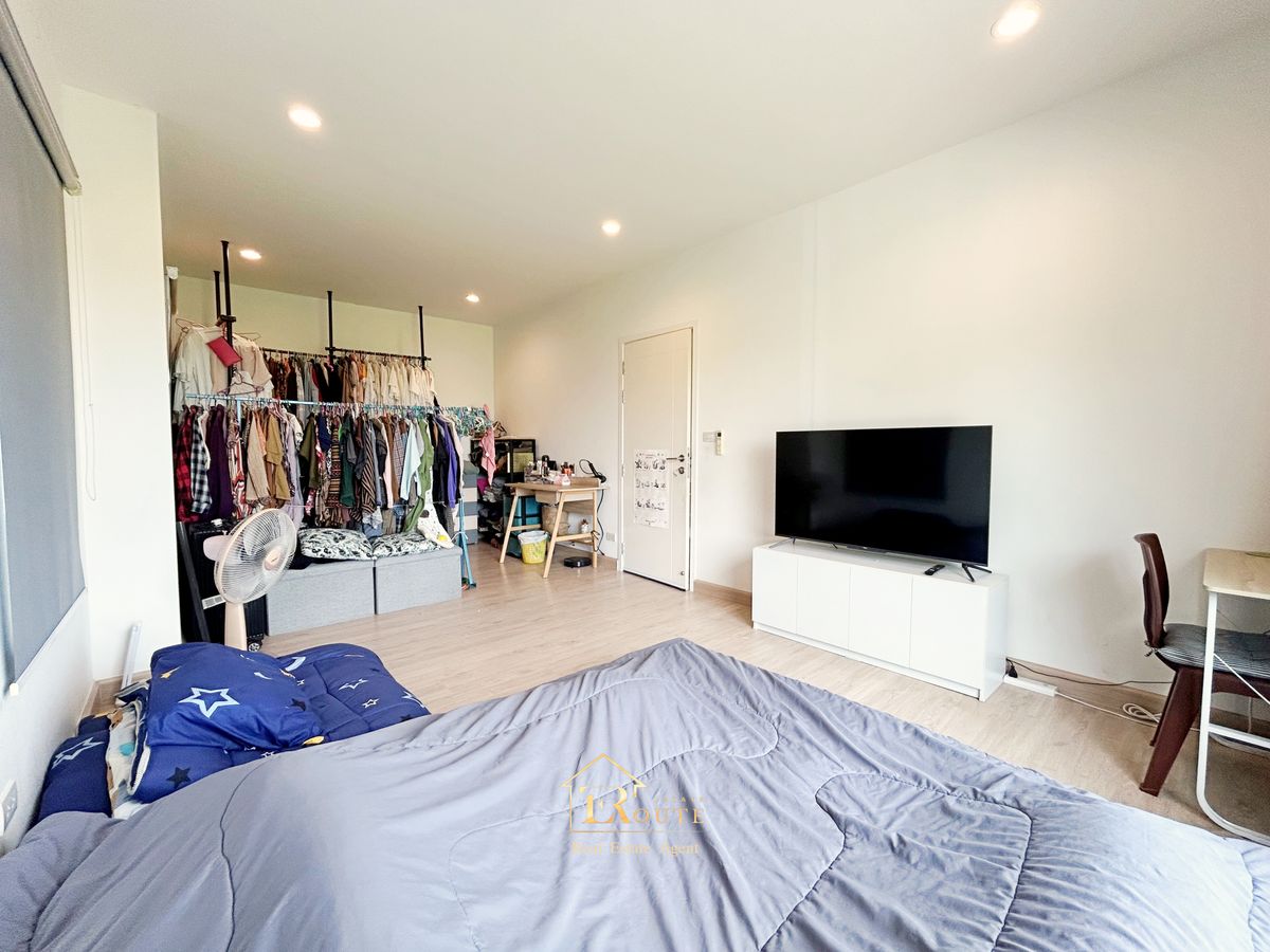 For SaleHousePathum Thani,Rangsit, Thammasat : Twin house for sale, The Platon Chaeng Wattana-Ratchaphruek, 44.9 sq.w., behind the road near 345 Bang Khu Temple, Pathum Thani Temple