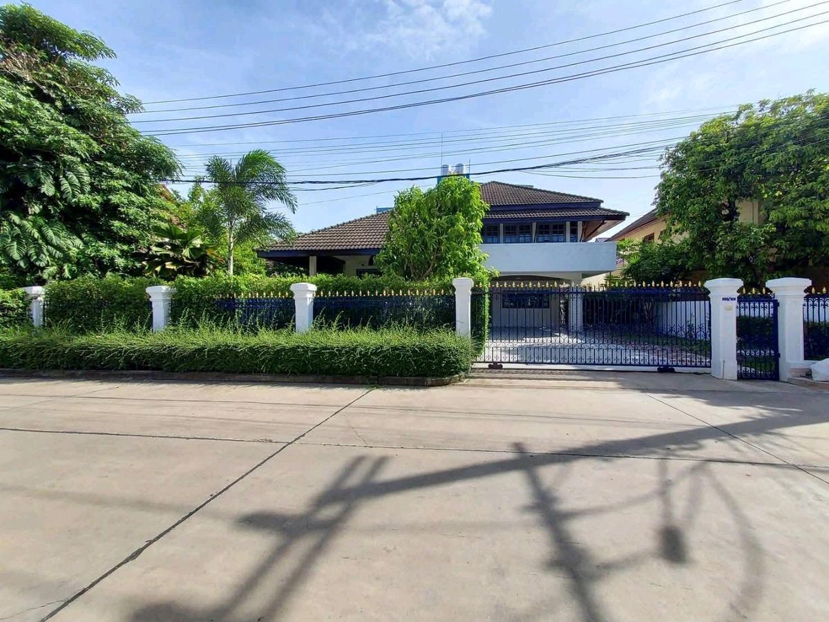 For RentHouseRatchadapisek, Huaikwang, Suttisan : 🌜🌟🌛 Rent a single house, good location 