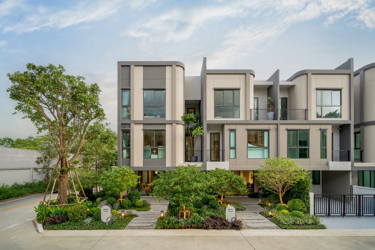 For SaleTownhomeRattanathibet, Sanambinna : 𝑴𝒂𝒕𝒕𝒆𝒓 Ngamwongwan — close to the BTS. 3 bedrooms, 3 bathrooms, 2 parking spaces, plus an 𝐄𝐱𝐜𝐥𝐮𝐬𝐢𝐯𝐞 promotion locked in for every deal. Call now 📱 092-808-8899