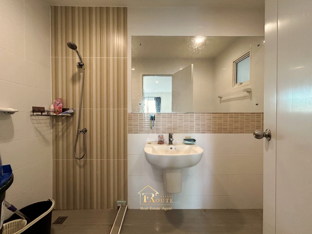 For SaleHousePathum Thani,Rangsit, Thammasat : Twin house for sale, The Platon Chaeng Wattana-Ratchaphruek, 44.9 sq.w., behind the road near 345 Bang Khu Temple, Pathum Thani Temple