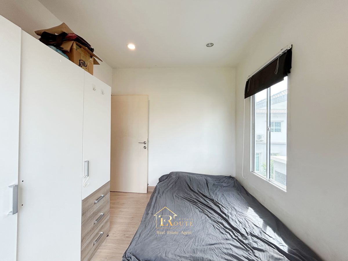 For SaleHousePathum Thani,Rangsit, Thammasat : Twin house for sale, The Platon Chaeng Wattana-Ratchaphruek, 44.9 sq.w., behind the road near 345 Bang Khu Temple, Pathum Thani Temple