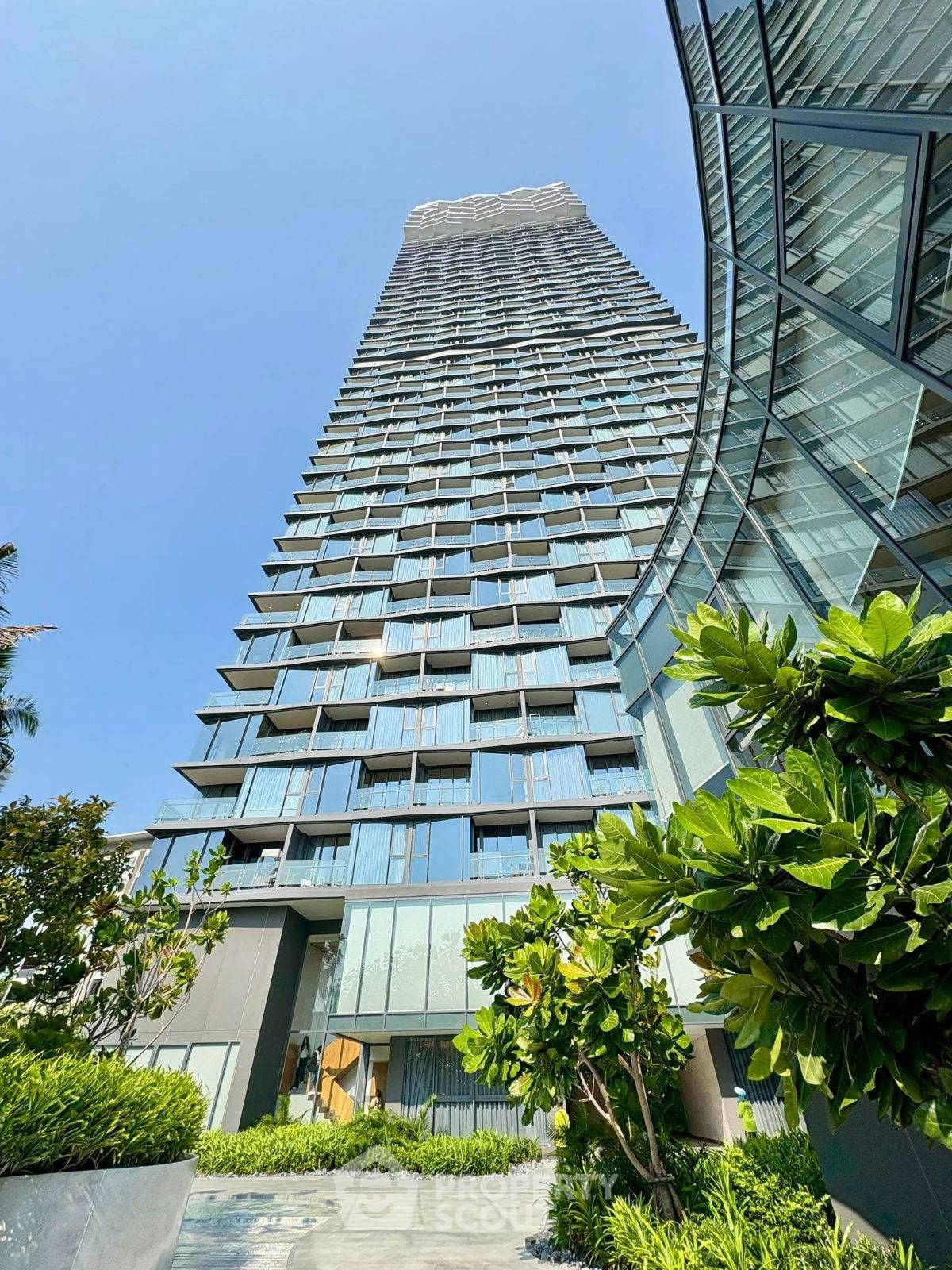 For RentCondoPattaya, Bangsaen, Chonburi : 1-BR Condo at AROM WONGAMAT close to Sanctuary of Truth