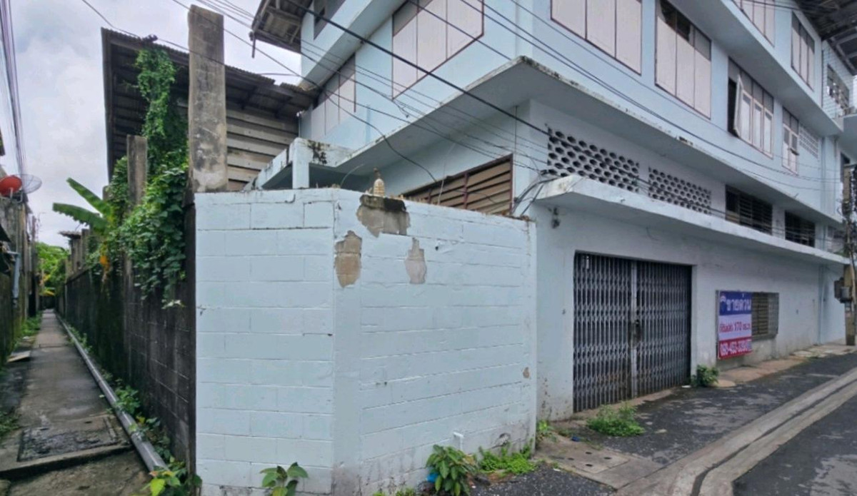 For SaleLandRathburana, Suksawat : New!  👀 Sell empty land, Suksawat Soi 20, 170 sq.w., good price, reserve! Only the police 45,000 baht/Wa 🔥 (Suksawat - Rama 3 -Sathorn) near MRT Bang Pakok 1.1 km only. Beautiful plots.