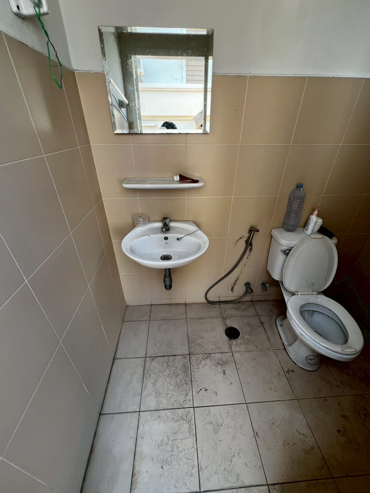 For RentHouseNonthaburi, Bang Yai, Bangbuathong : Newly renovated 4-bedroom house on Ratchaphruek Road. 166 sq.wah, located at the beginning of the project.