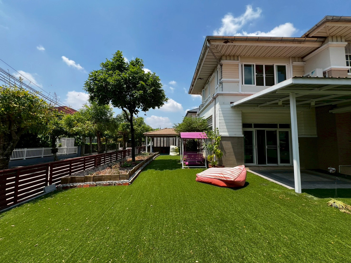 For RentHouseNonthaburi, Bang Yai, Bangbuathong : Newly renovated 4-bedroom house on Ratchaphruek Road. 166 sq.wah, located at the beginning of the project.