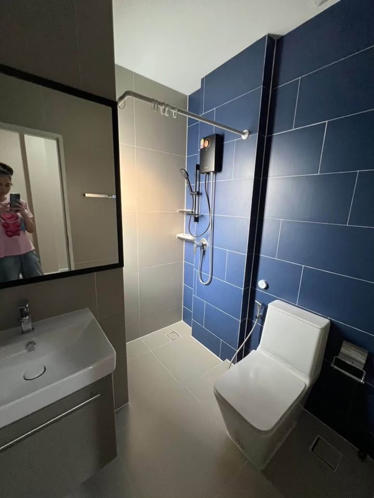 For RentHousePathum Thani,Rangsit, Thammasat : Luxury house in Bang Kadi area, near golf course, Avenue, and Bang Kadi Industrial Park.