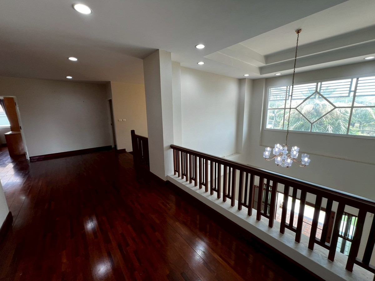 For RentHouseNonthaburi, Bang Yai, Bangbuathong : Newly renovated 4-bedroom house on Ratchaphruek Road. 166 sq.wah, located at the beginning of the project.
