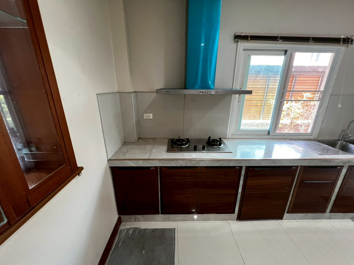 For RentHouseNonthaburi, Bang Yai, Bangbuathong : Newly renovated 4-bedroom house on Ratchaphruek Road. 166 sq.wah, located at the beginning of the project.