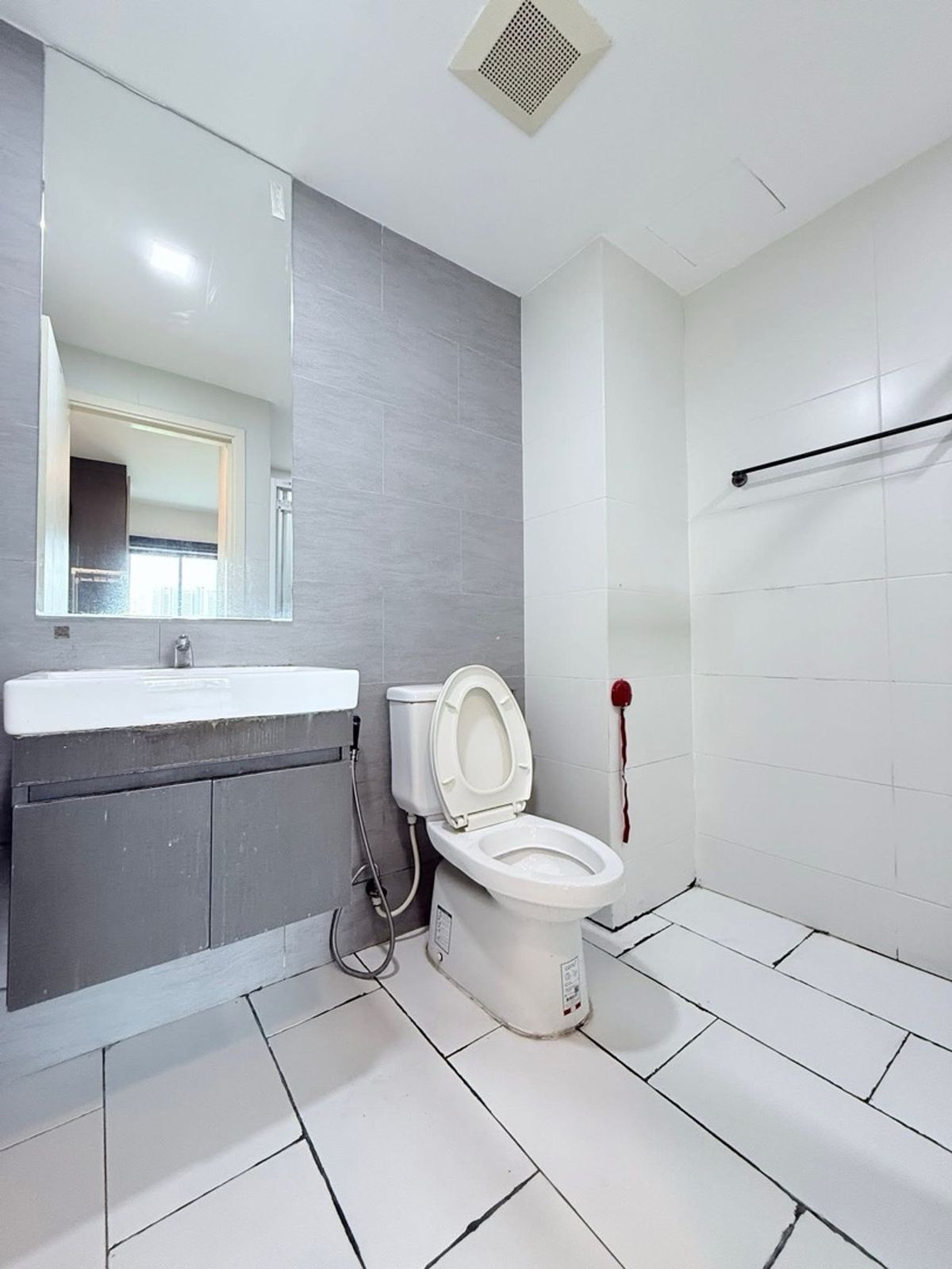 For SaleCondoLadprao, Central Ladprao : 🏙️ atmoz Ladprao 15 - Condo with tenants Start receiving income immediately!