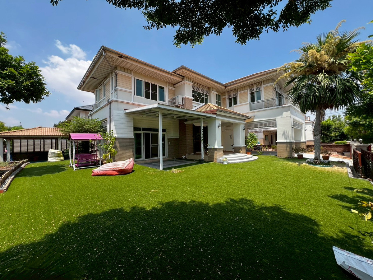 For RentHouseNonthaburi, Bang Yai, Bangbuathong : Newly renovated 4-bedroom house on Ratchaphruek Road. 166 sq.wah, located at the beginning of the project.