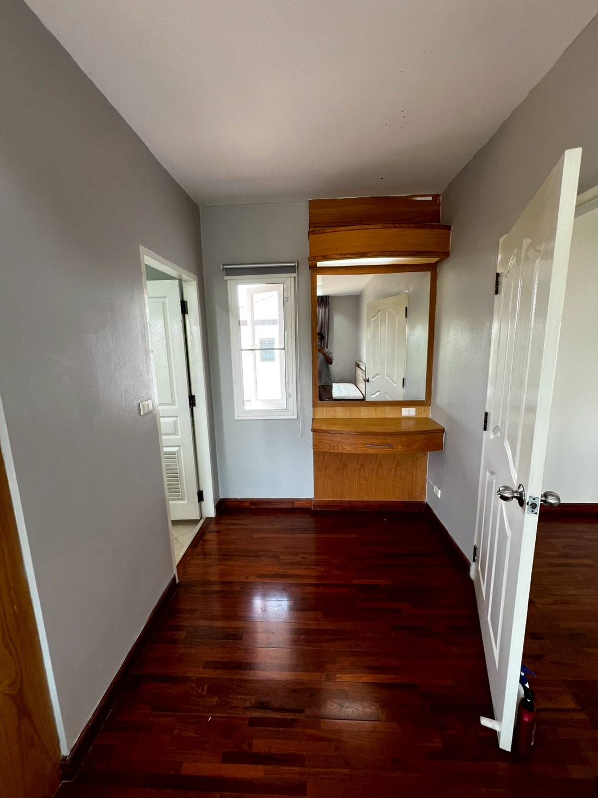 For RentHouseNonthaburi, Bang Yai, Bangbuathong : Newly renovated 4-bedroom house on Ratchaphruek Road. 166 sq.wah, located at the beginning of the project.